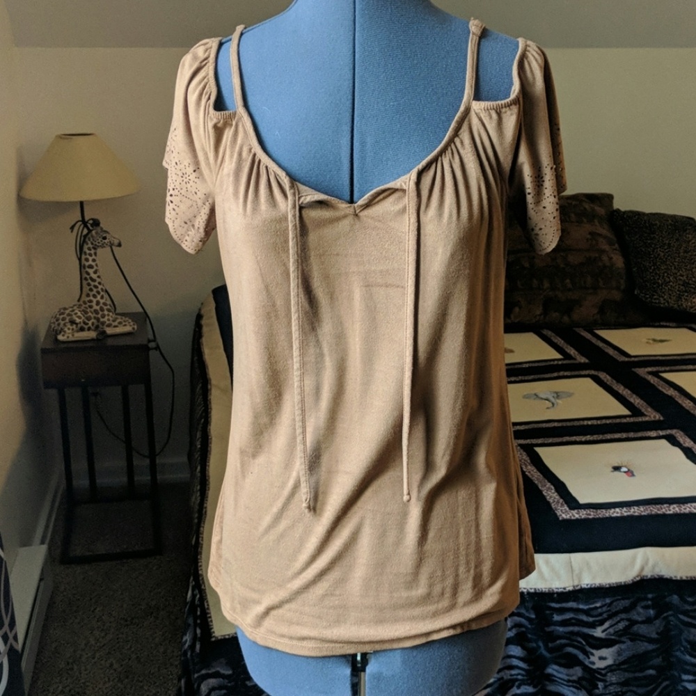 4 for $20🌷Clearance! Maurices Off Shoulder Top